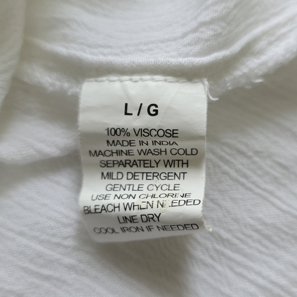 O'Neill White Short Sleeve Boxy V-neck Lightweight Blouse, Sz L (Ptp 26") - Picture 7 of 8